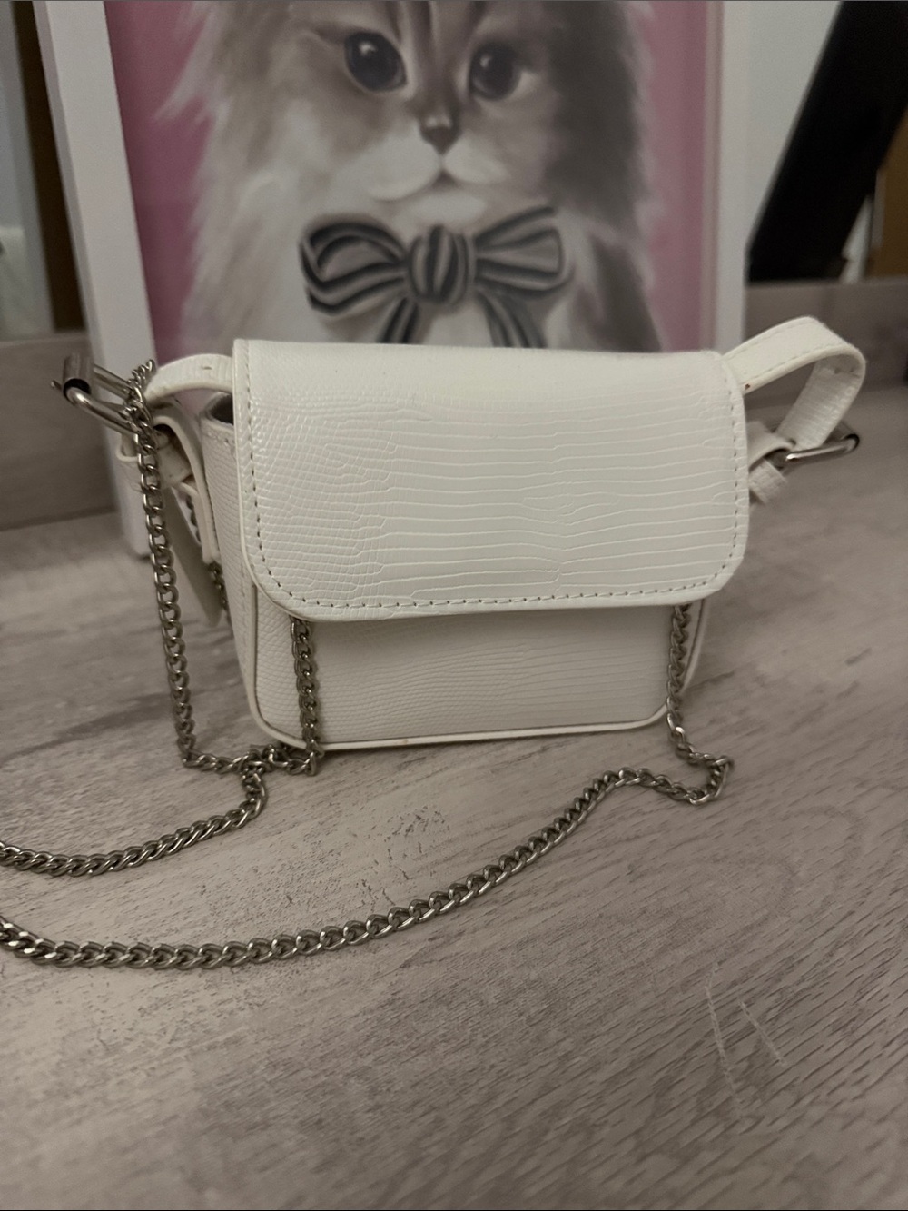 White Textured Crossbody Bag with Chain Strap